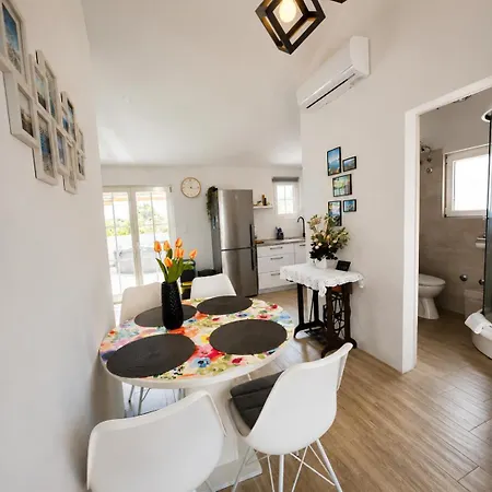 Svilan - Terrace With Sea View And Nature Apartment