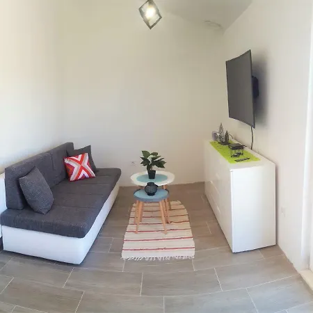 Svilan - Terrace With Sea View And Nature Apartment Zečevo